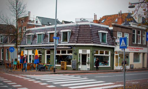 deboom